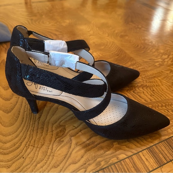 NWOT LifeStride Pumps. Wide Width with Comfortable Soft System Construction. 9W. - Picture 4 of 7